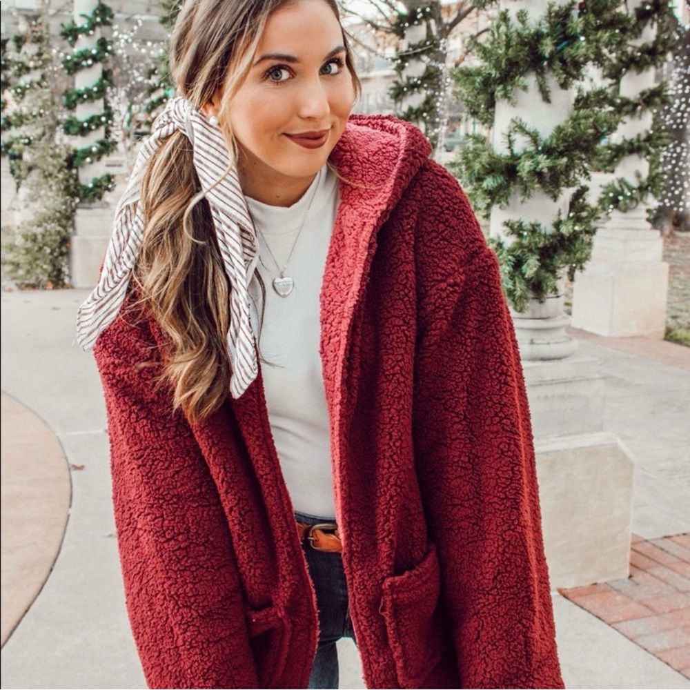 Cozy Reversible Women's Hooded Sherpa Coat - Red